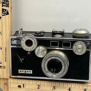 Vintage Argus Rangefinder Camera 35mm Classic Design for Film Photography